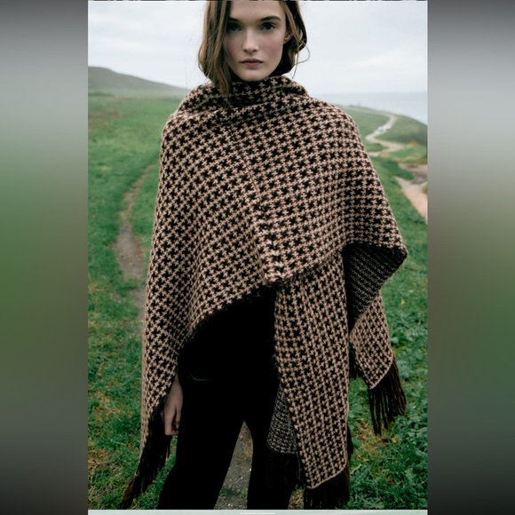 ZARA FRINGED KNIT JACQUARD CAPE - Picture 8 of 16